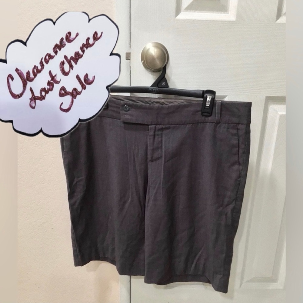 Mossino Women’s Size 14 Dark Gray Pinstriped Dress Shorts